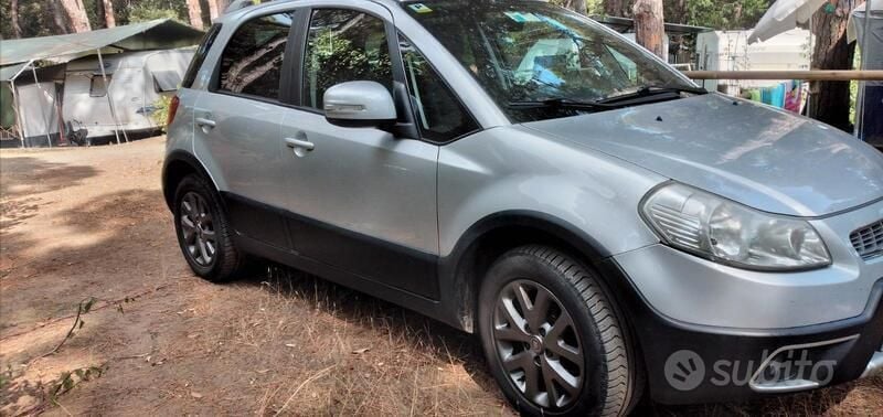 Grigio Usata 2012 Fiat Sedici SUV | 4700 € (Buon prezzo) - Immagine 1/3