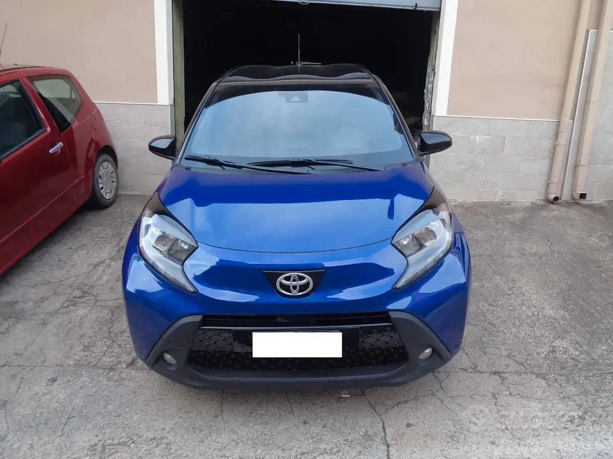 Usata Toyota Aygo X Trend 72 CV (52 kW) 2023 Blu SUV