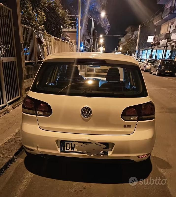 Usata VW Golf VI 140 CV (102 kW) 2009 Bianco Utilitaria