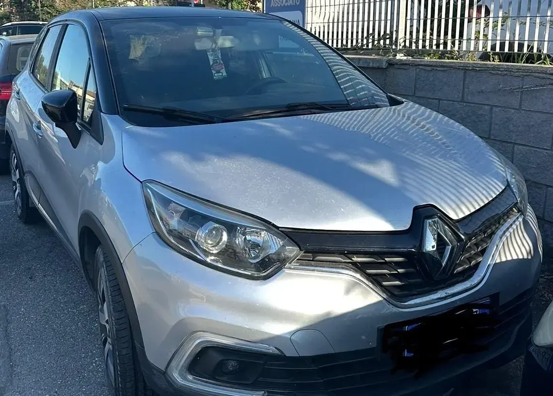Usata Renault Captur Initiale Paris 110 CV (80 kW) 2018 Argento SUV