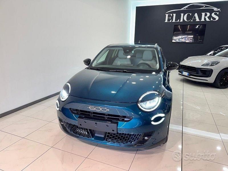 Usata Fiat 600 La Prima 101 CV (74 kW) 2024 Blu metallizzato SUV