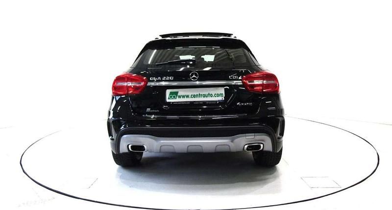Usata Mercedes GLA220 170 CV (125 kW) 2015 Nero SUV