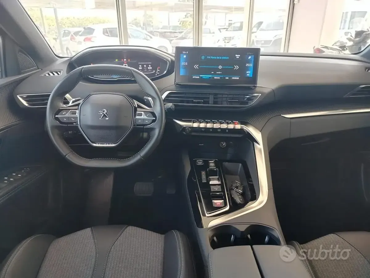 Usata Peugeot 3008 Allure 131 CV (96 kW) 2023 Bluazzurro SUV