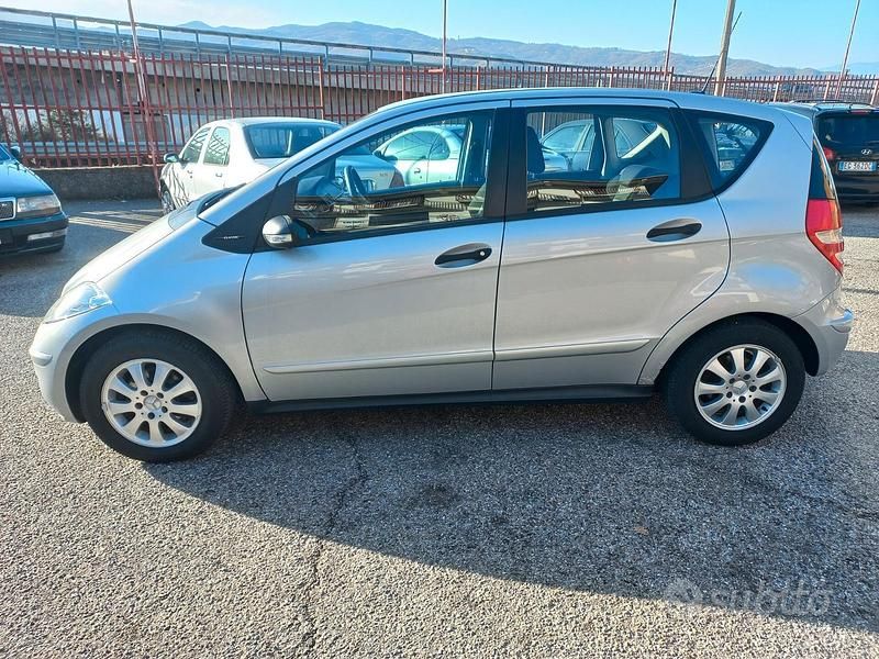 Usata Mercedes A180 Elegance 109 CV (80 kW) 2005 Grigio Berlina