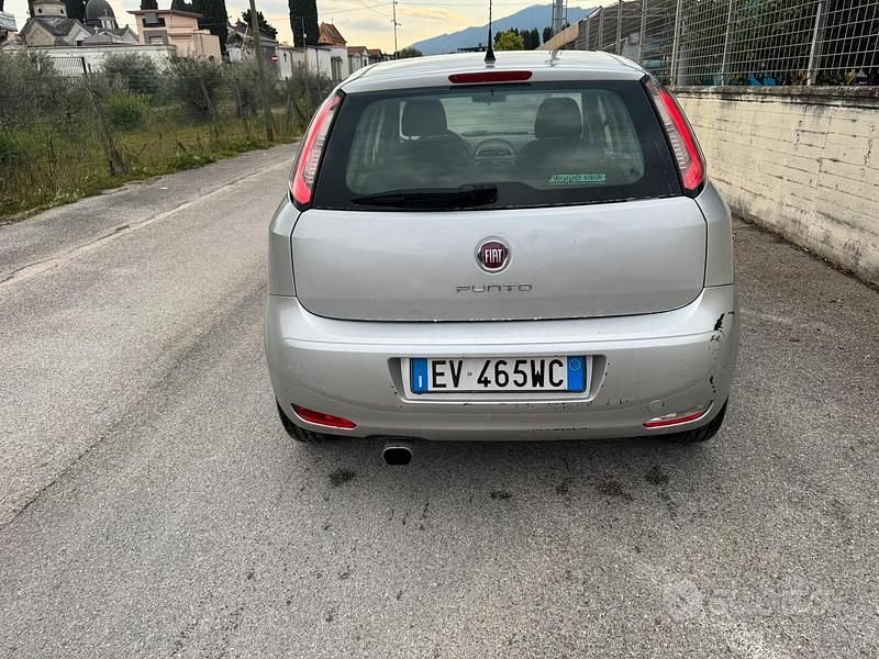 Usata Fiat Punto Lounge 69 CV (50 kW) 2014 Utilitaria