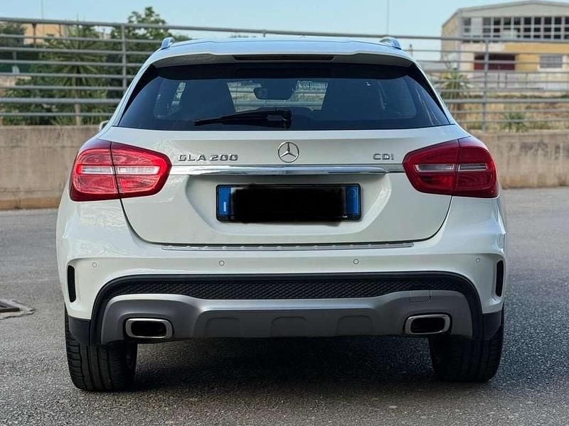 Usata Mercedes GLA200 AMG 136 CV (100 kW) 2015 Bianco SUV