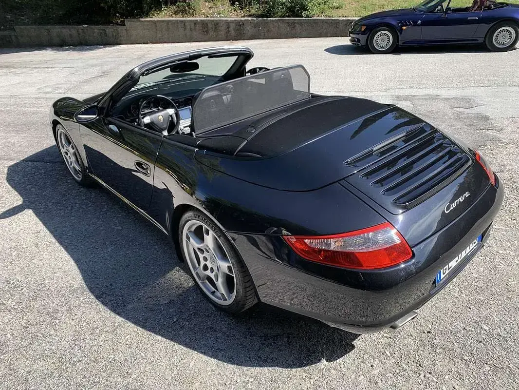 Usata Porsche 911 Carrera Cabriolet 325 CV (239 kW) 2005 Nero Cabrio
