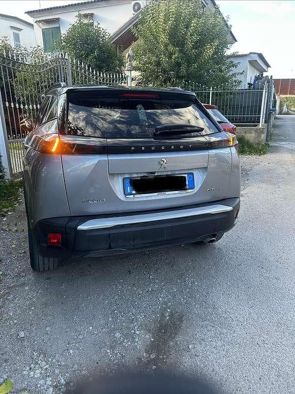 Usata Peugeot 2008 GT-line 102 CV (75 kW) 2020 Grigio SUV