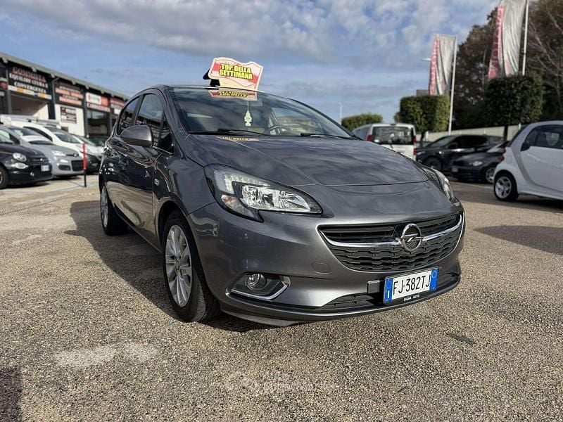 Grigio Usata 2017 Opel Corsa Innovation Tre volumi | 7000 € (Ottimo prezzo) - Immagine 1/4