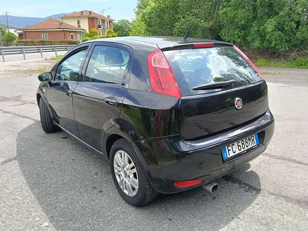 Usata Fiat Grande Punto Dynamic 77 CV (56 kW) 2009 Utilitaria