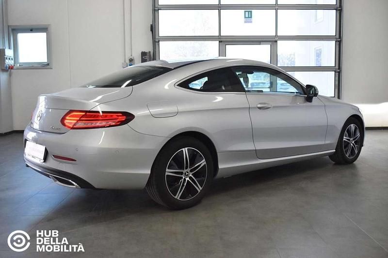 Usata Mercedes C220 194 CV (142 kW) 2021 Argento Coupé