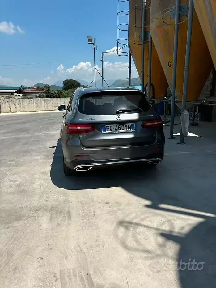 Usata Mercedes GLC250 204 CV (150 kW) 2017 Grigio Station wagon