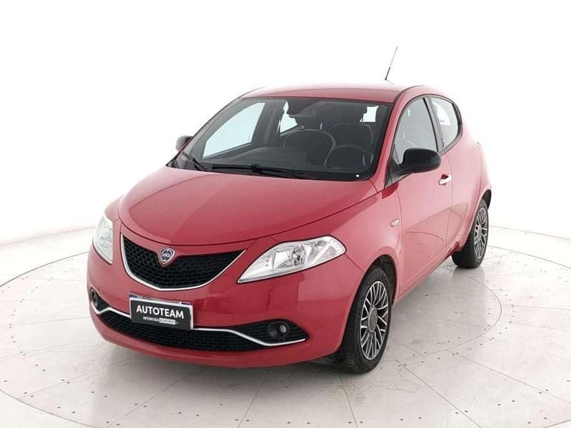Rosso met. Usata 2016 Lancia Ypsilon Gold Utilitaria | 7500 € (Buon prezzo) - Immagine 1/4