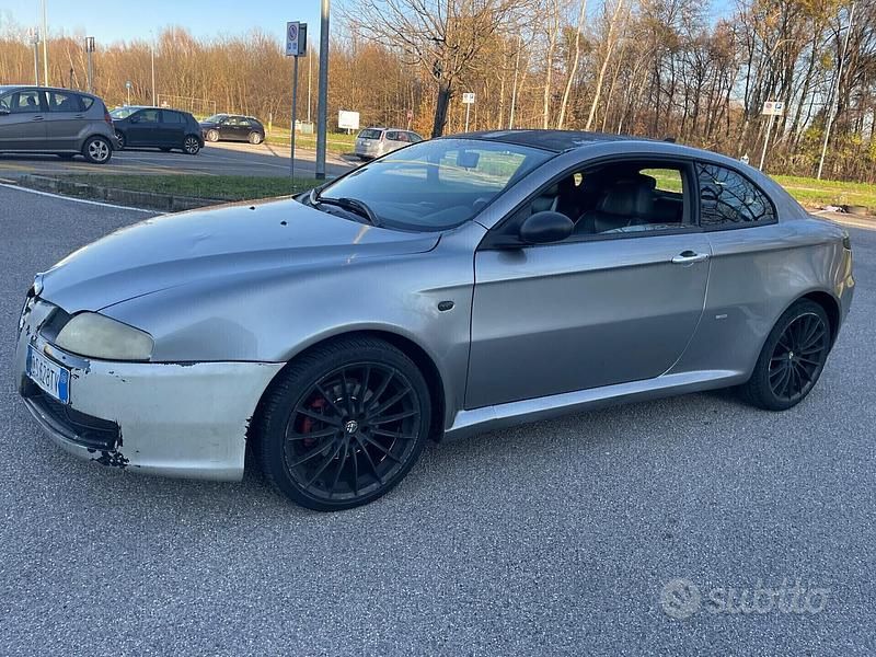 Usata Alfa Romeo GT 150 CV (110 kW) 2005 Grigio Coupé
