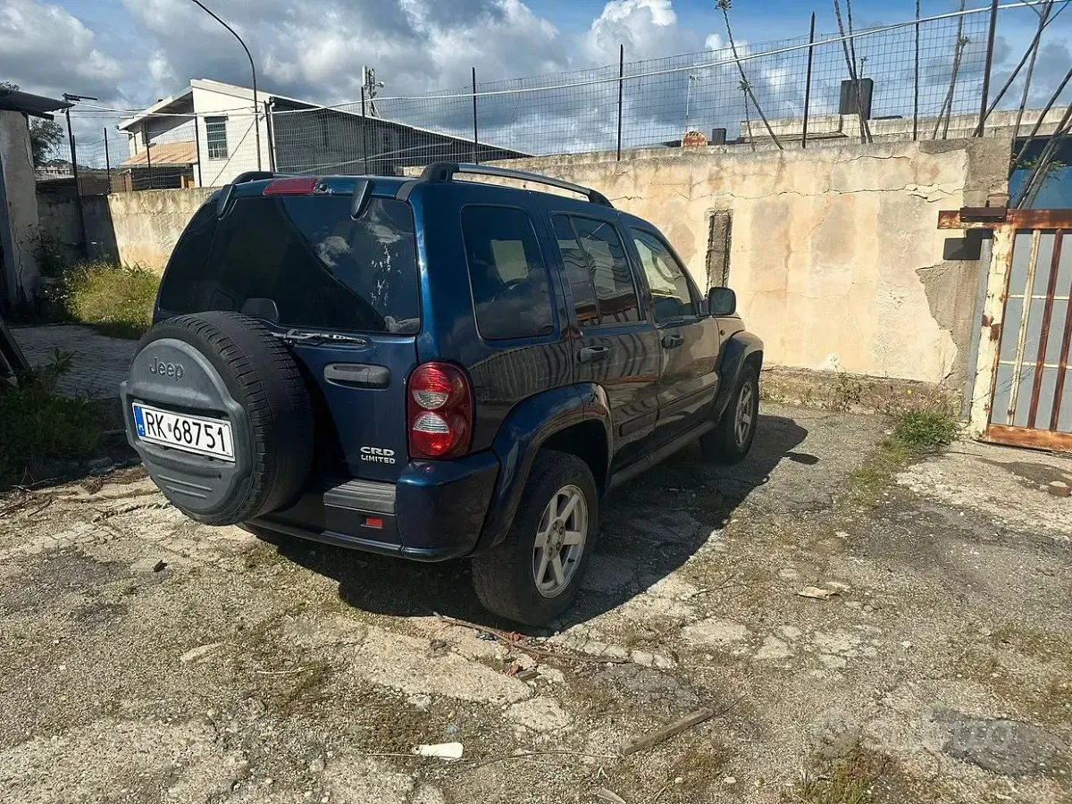 Usata Jeep Cherokee 2007 Blu SUV