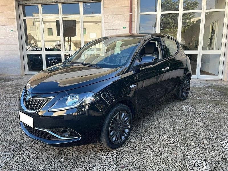 Usata Lancia Ypsilon S 69 CV (50 kW) 2022 Nero Utilitaria