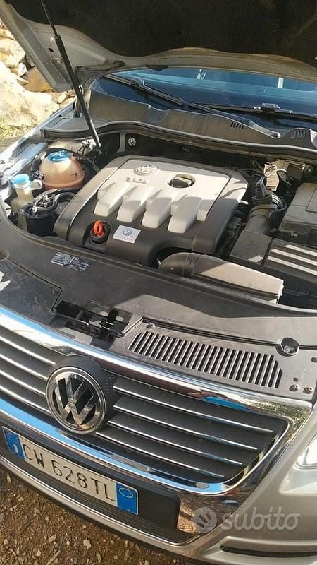Usata VW Passat 130 CV (95 kW) 2005 Grigio Berlina
