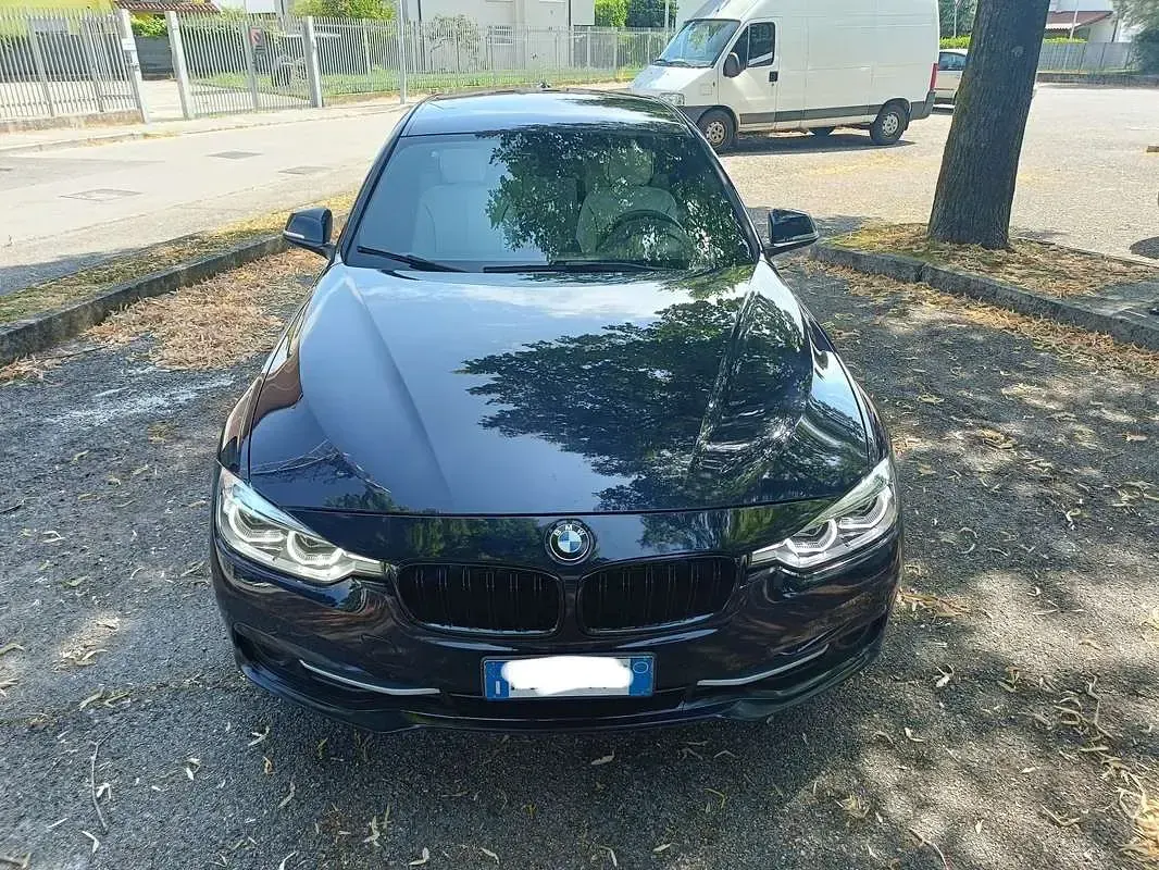 Usata BMW 330 Sport Line 258 CV (189 kW) 2017 Blu/azzurro Station wagon