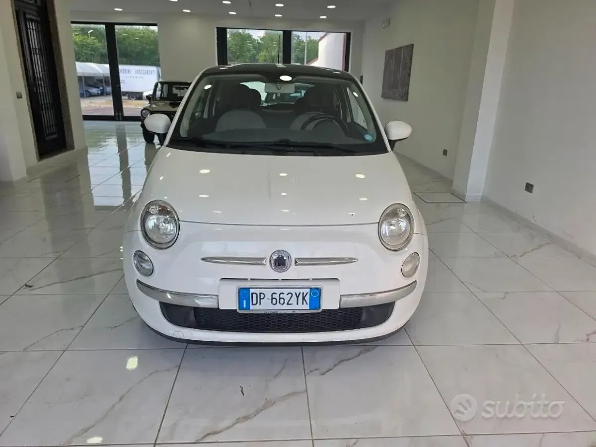 Usata Fiat 500 Lounge 69 CV (50 kW) 2008 Bianco Utilitaria