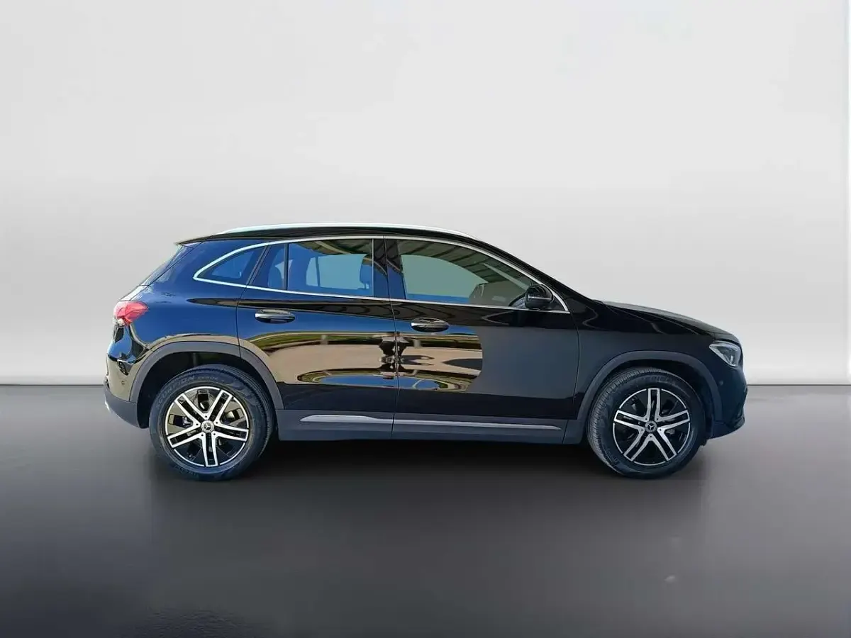 Usata Mercedes GLA180 Executive 116 CV (85 kW) 2022 Nero SUV