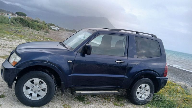 Usata Mitsubishi Pajero 160 CV (117 kW) 2004 Blu SUV