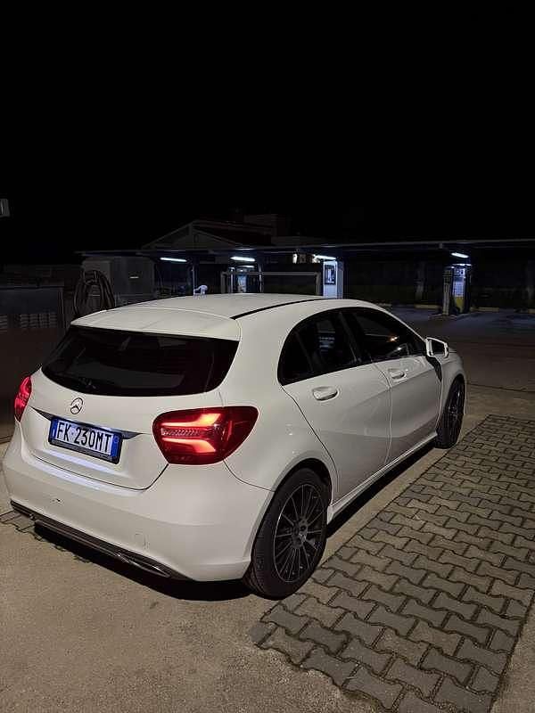 Usata Mercedes A160 90 CV (66 kW) 2017 Berlina