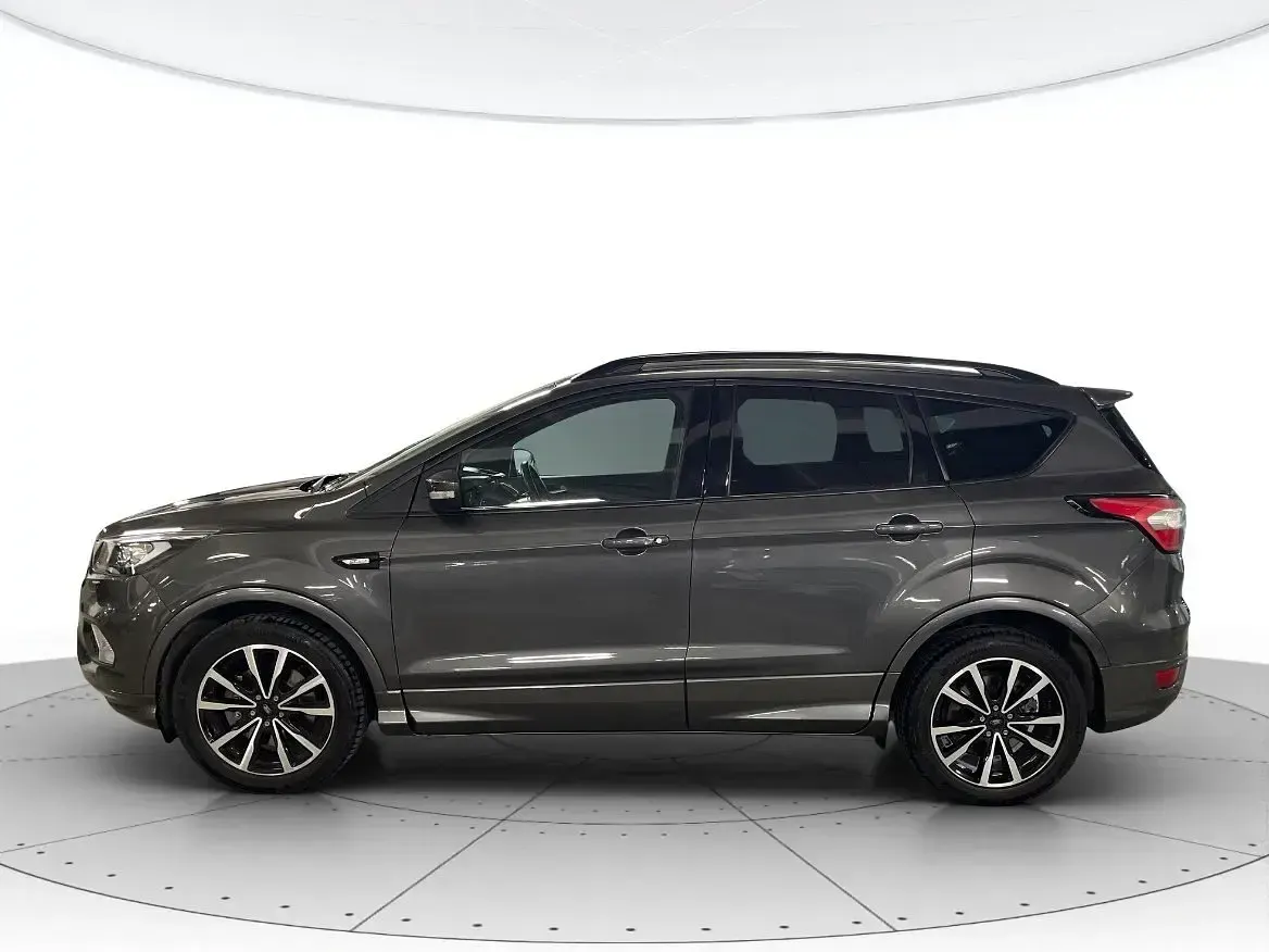 Usata Ford Kuga ST-Line 120 CV (88 kW) 2018 Grigio SUV