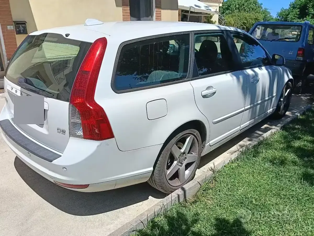 Usata Volvo V50 Plus 115 CV (84 kW) 2012 Bianco Station wagon