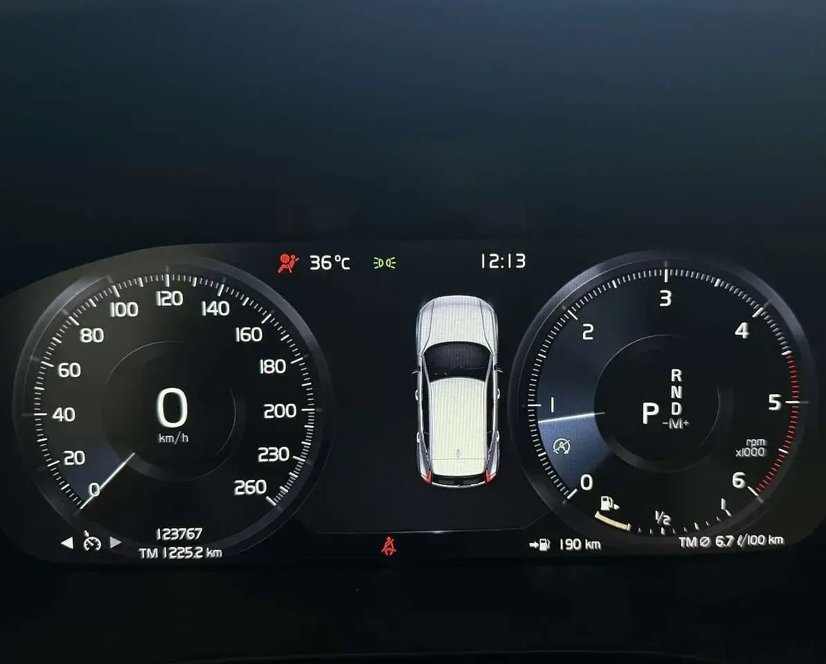 Usata Volvo XC40 Momentum 150 CV (110 kW) 2018 Nero SUV