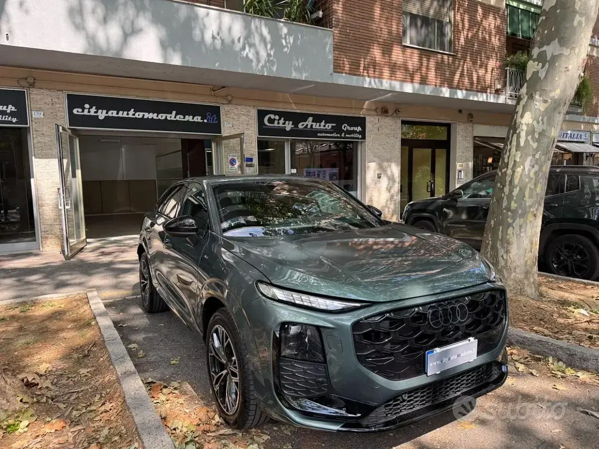 Nuova Audi Q3 Business Plus 150 CV (110 kW) 2026 Verde metallizzato SUV