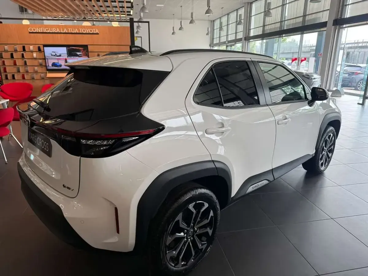 Nuova Toyota Yaris Cross Trend 131 CV (96 kW) 2026 Other SUV