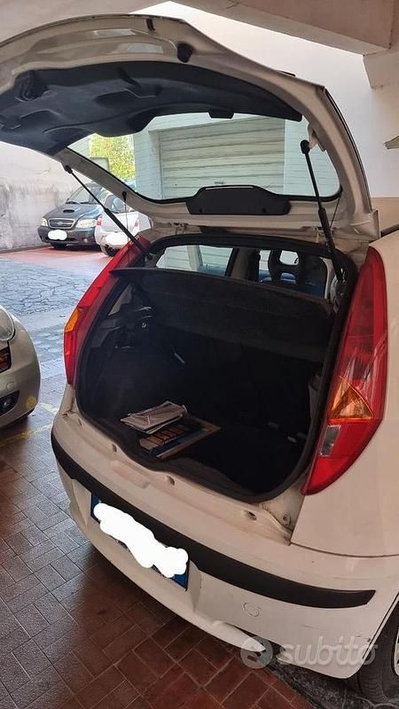 Usata Fiat Punto 60 CV (44 kW) 2003 Bianco Utilitaria