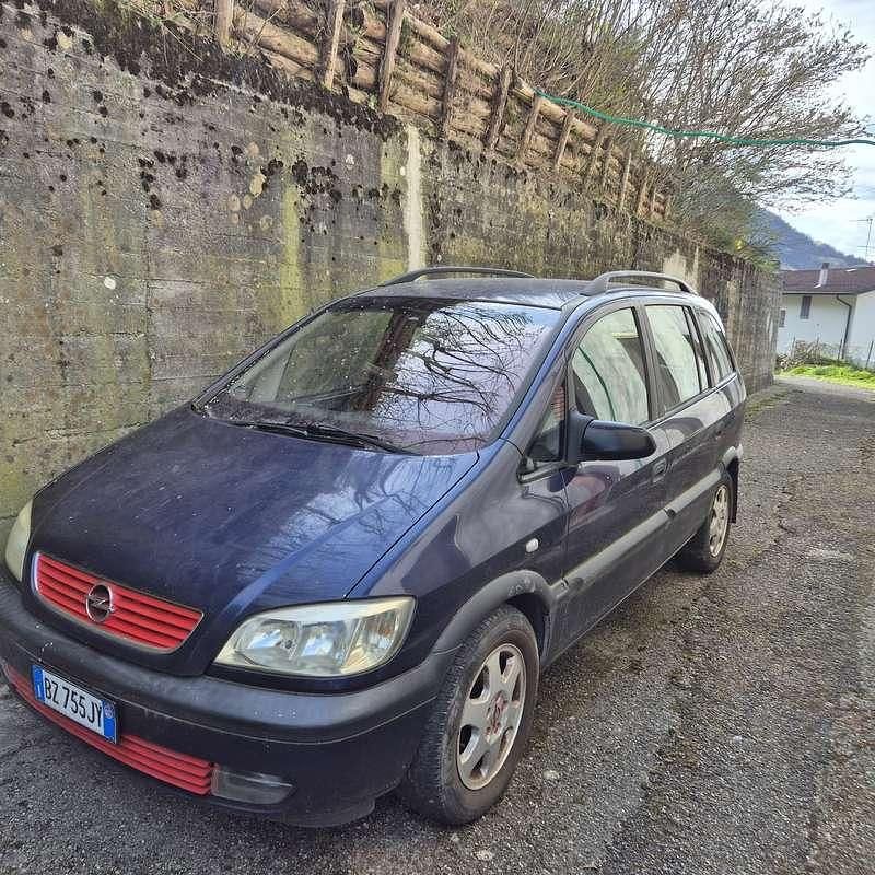 Usata Opel Zafira Elegance 101 CV (74 kW) 2002 Blu Monovolume
