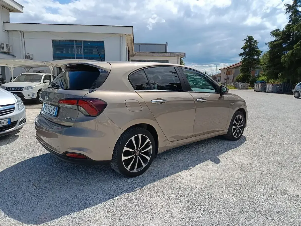 Usata Fiat Tipo Lounge 95 CV (69 kW) 2020 Marrone Berlina