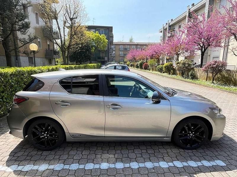 Usata Lexus CT200h 99 CV (72 kW) 2016 Berlina