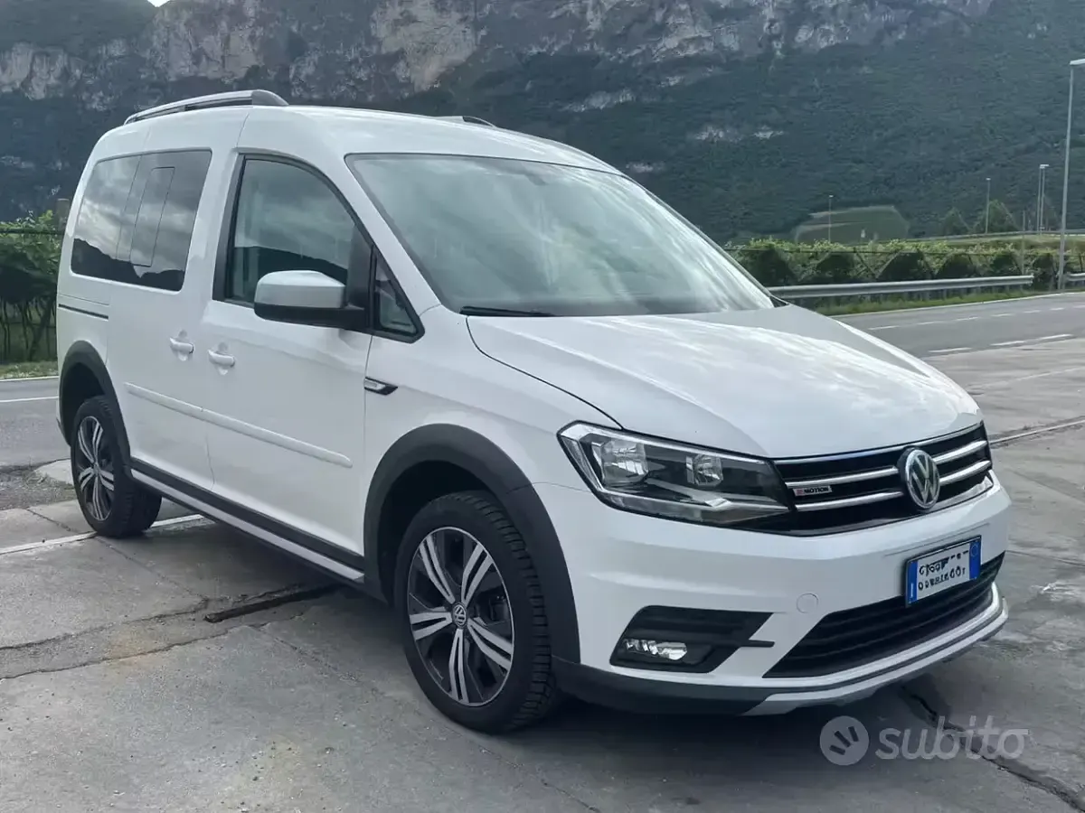 Usata VW Caddy 122 CV (89 kW) 2020 Bianco Monovolume