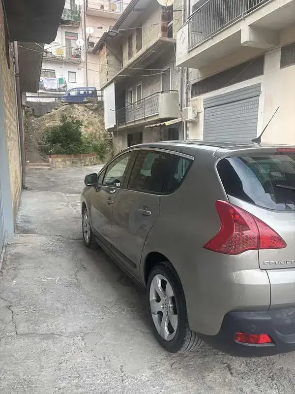 Usata Peugeot 3008 Premium 109 CV (80 kW) 2010 Station wagon