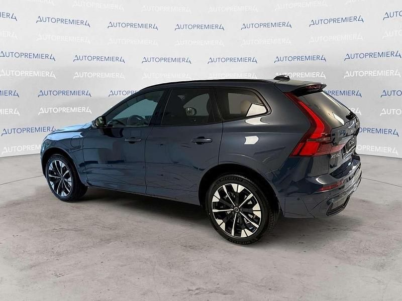 Nuova Volvo XC60 Plus 349 CV (256 kW) 2025 Blu SUV
