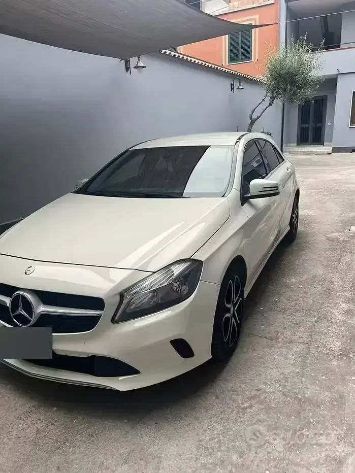 Usata Mercedes A160 Executive 90 CV (66 kW) 2017 Bianco Utilitaria