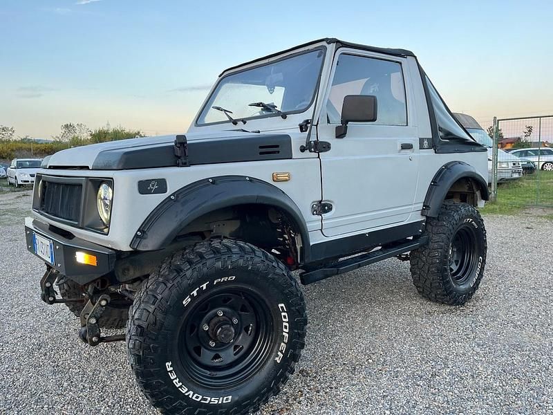 Usata Suzuki Samurai 64 CV (47 kW) 1990 Grigio SUV
