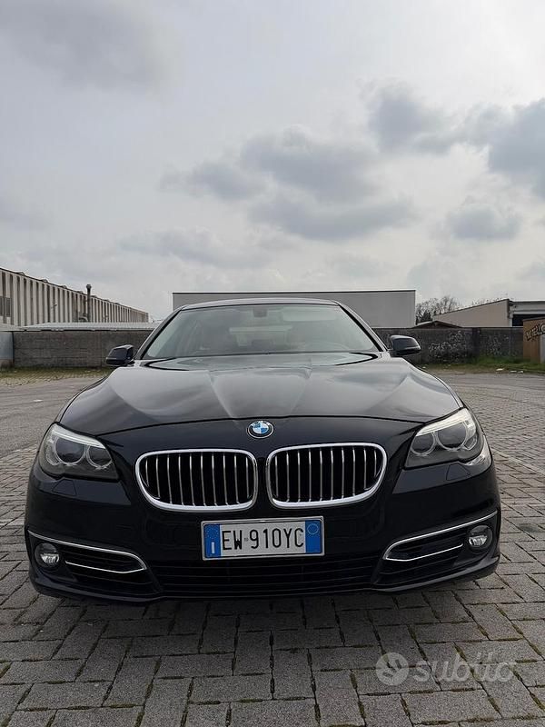 Usata BMW 530 Luxury Line 258 CV (189 kW) 2014 Nero Station wagon