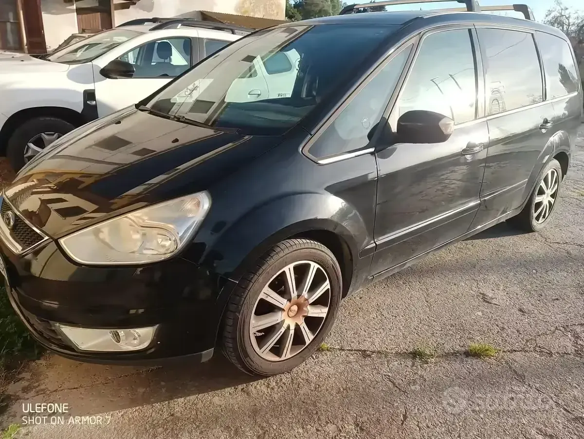Usata Ford Galaxy Ghia 140 CV (102 kW) 2007 Nero Monovolume