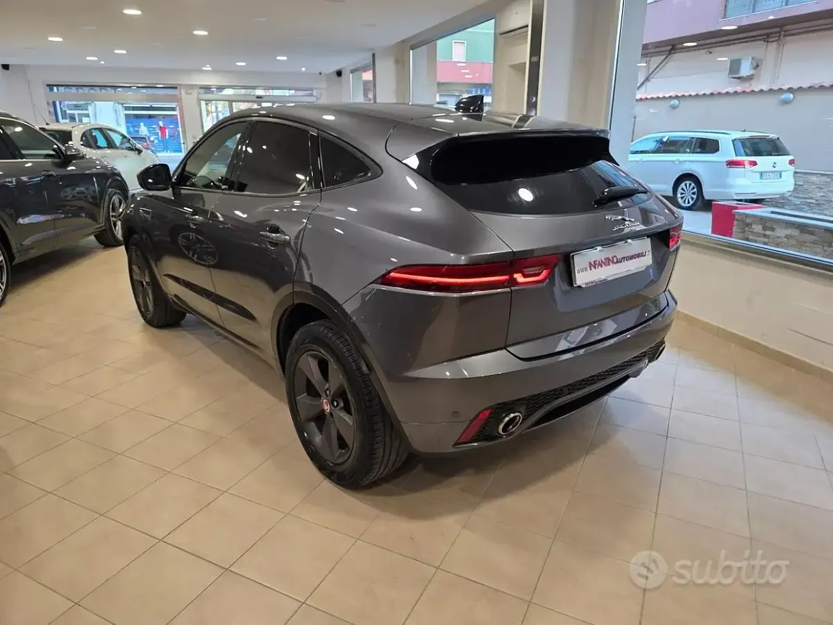 Usata Jaguar E-Pace R-Dynamic 150 CV (110 kW) 2020 Grigio SUV