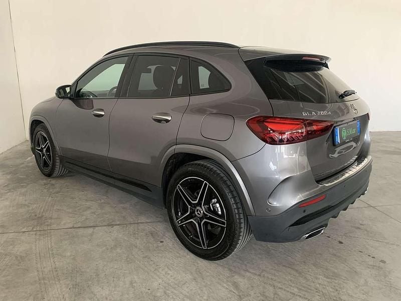 Usata Mercedes 200 AMG Line Premium Plus 150 CV (110 kW) 2023 Grigio mountain SUV