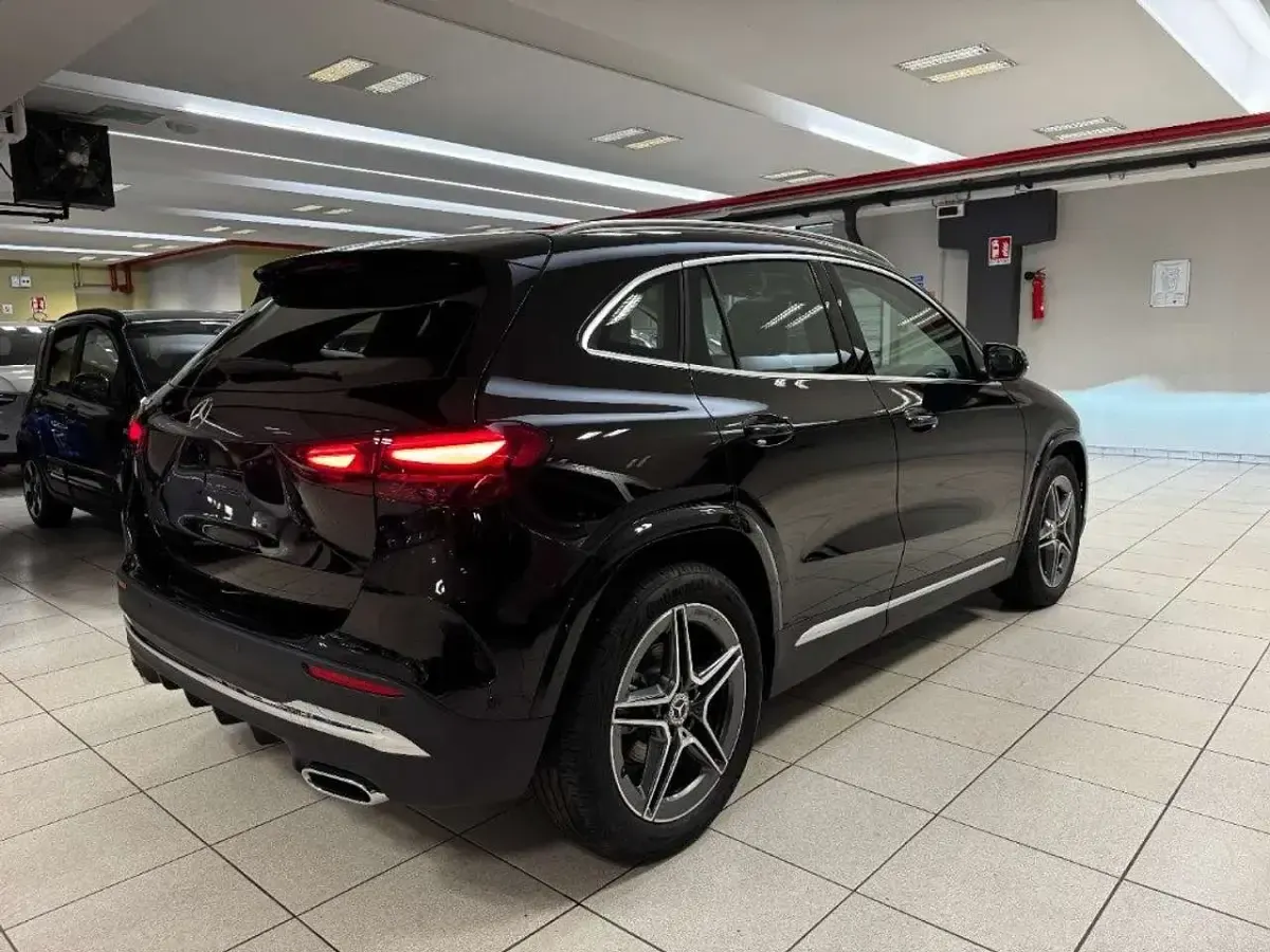 Nuova Mercedes GLA180 AMG line 136 CV (100 kW) 2026 Nero SUV