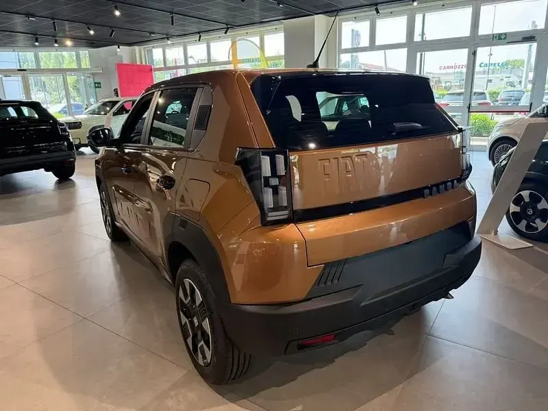 Nuova Fiat Grande Panda Icon 101 CV (74 kW) 2026 Bronzo Utilitaria