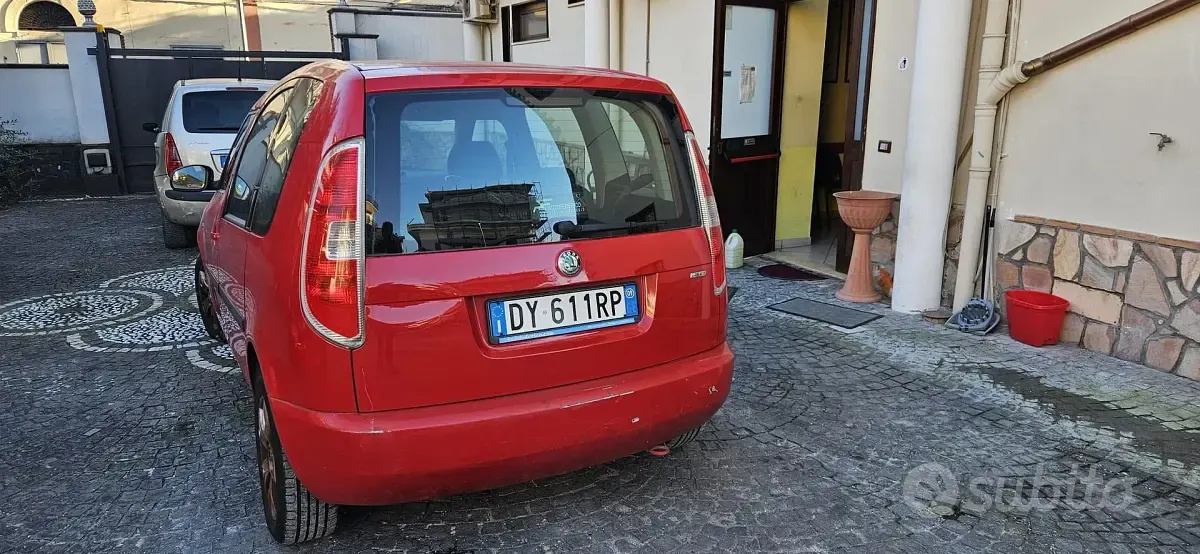 Usata Skoda Roomster 105 CV (77 kW) 2009 Rosso Monovolume