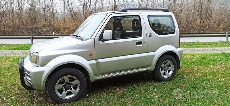 Usata Suzuki Jimny 2006 Grigio SUV