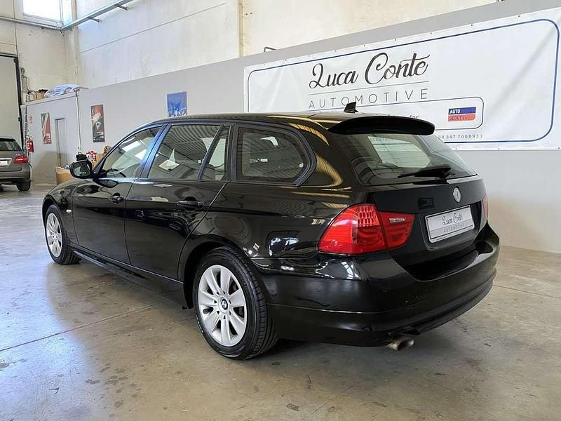 Usata BMW 318 143 CV (105 kW) 2010 Nero Station wagon