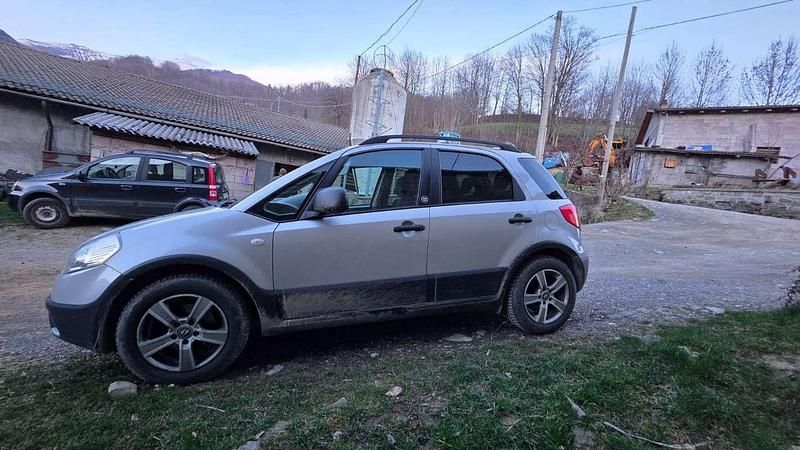 Usata Fiat Sedici 120 CV (88 kW) 2011 SUV